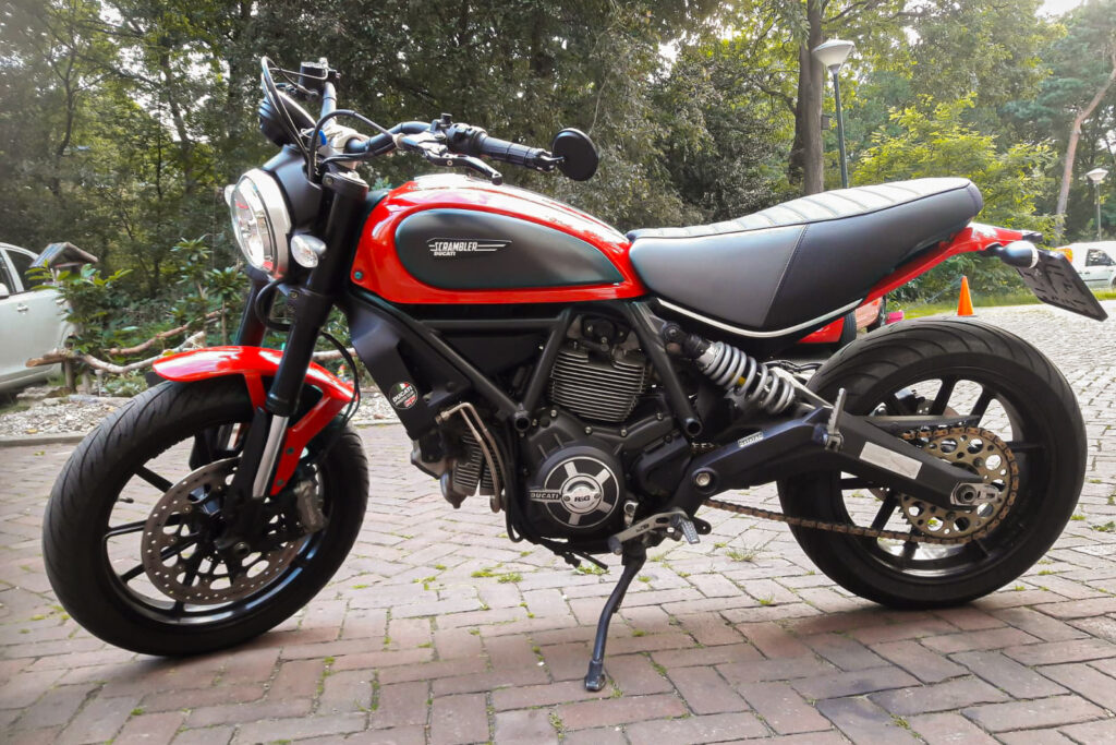 Motorbekleding, Stofferen Motor